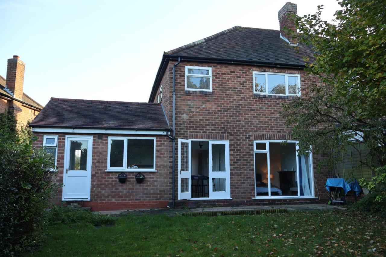 Spacious 4 Bed Home Near Nec, Jlr & Airport Parking For 3 Cars Ideal For Contractors! Solihull Buitenkant foto