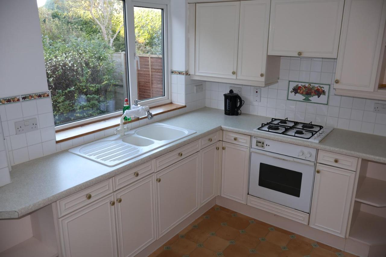 Spacious 4 Bed Home Near Nec, Jlr & Airport Parking For 3 Cars Ideal For Contractors! Solihull Buitenkant foto
